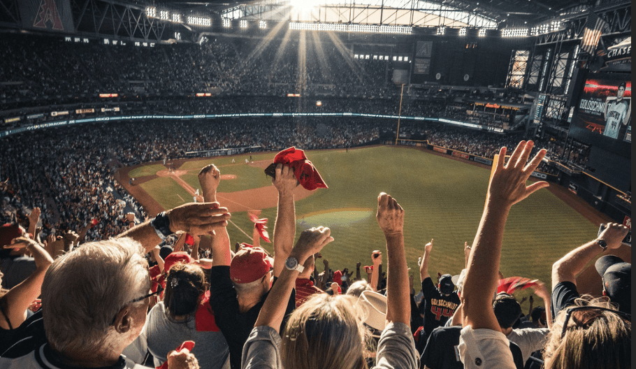 Exploring the Relationship Between Online Casinos and American Sports Fans